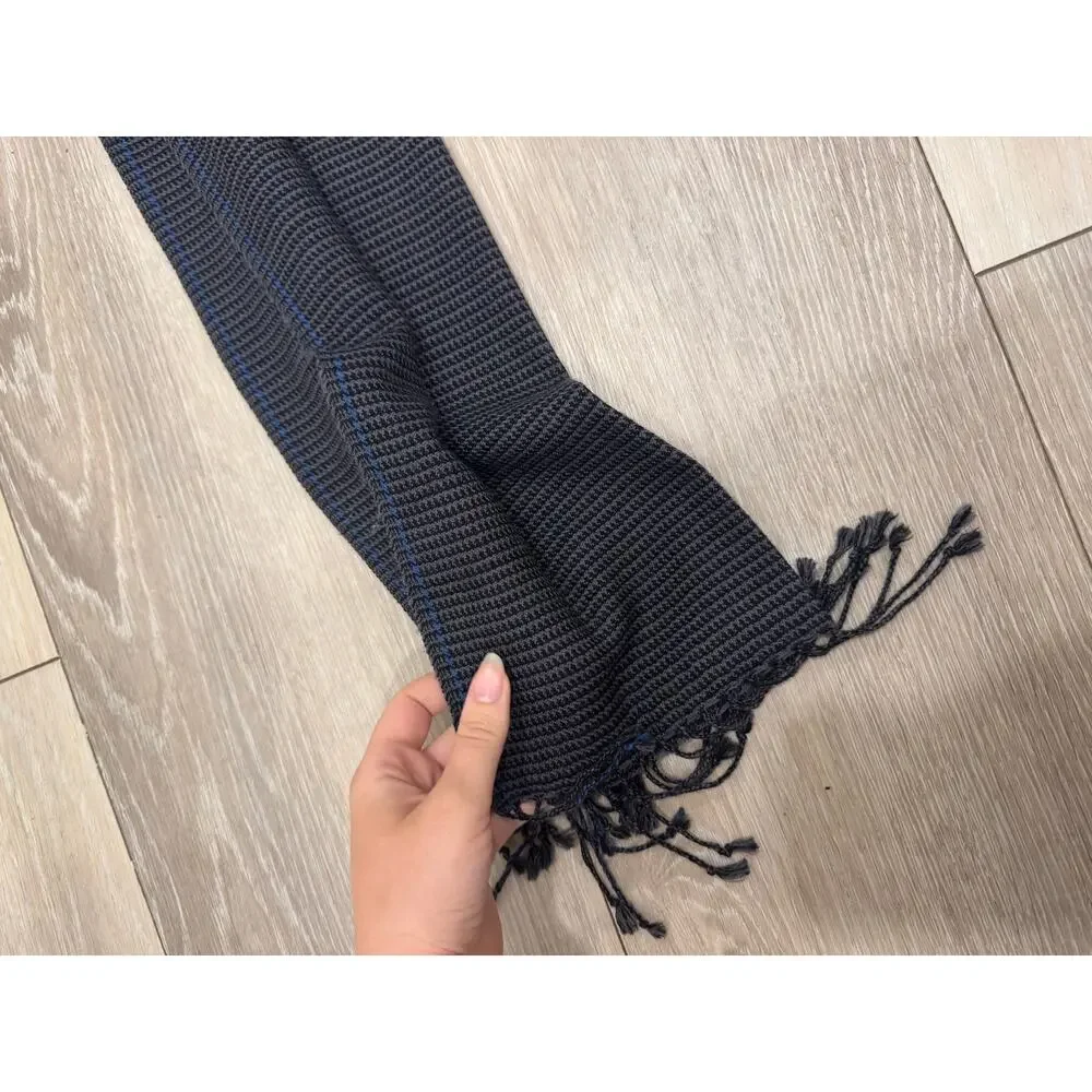 Bannana Republic Grey and Blue Wool scarf